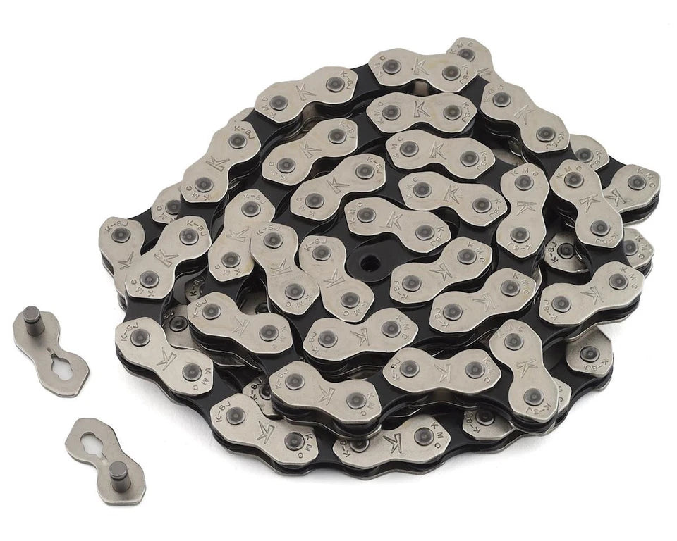 KMC K1N Chain with silver alloy plates on a black steel chain, rugged textured links, SSS Racing branding, high performance.