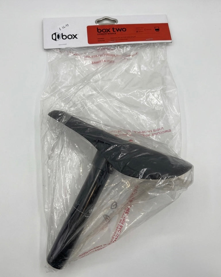 SSS Racing Box Two Saddle Aluminium Post in black with silver hardware, anodized aluminium shaft and ergonomic saddle arm