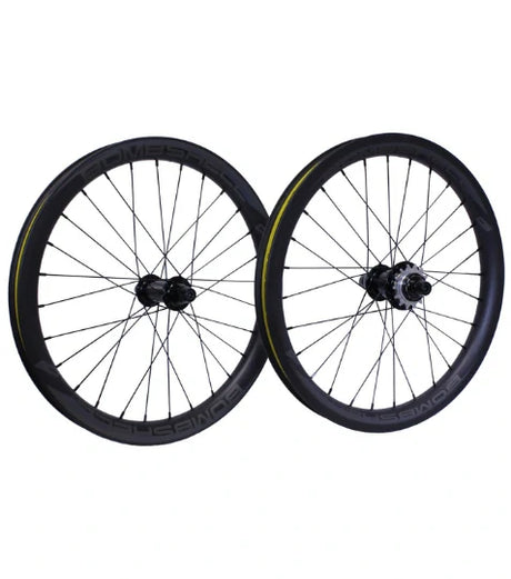 SSS Racing Bombshell Carbon wheelset Pro 36H Disc, black carbon rims with subtle yellow stripe, matte aero spokes and hubs